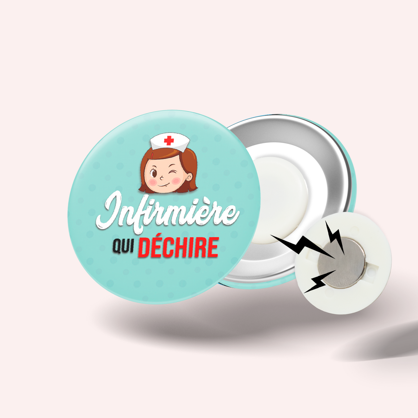 Badge Infirmière qui déchire 003