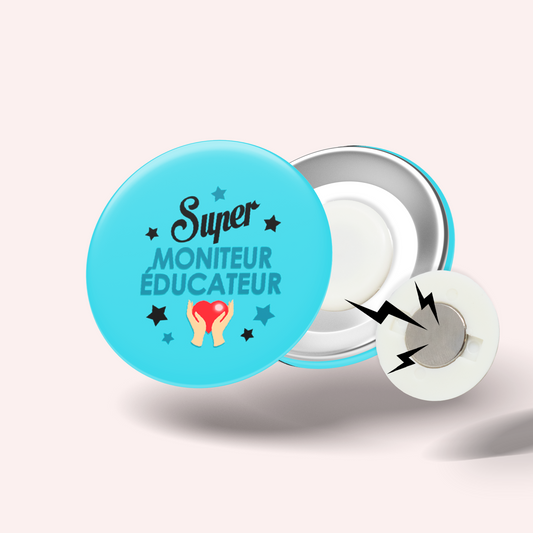 Badge Super métier 032 Moniteur éducateur
