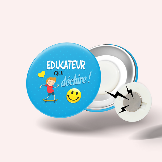 Badge Éducateur qui déchire 010