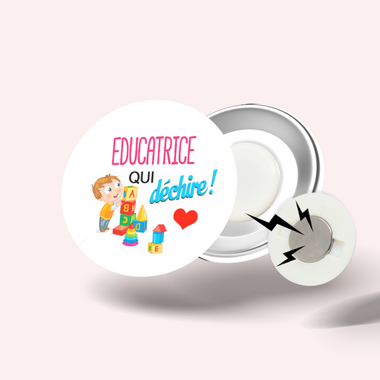 Badge Éducatrice qui déchire 002