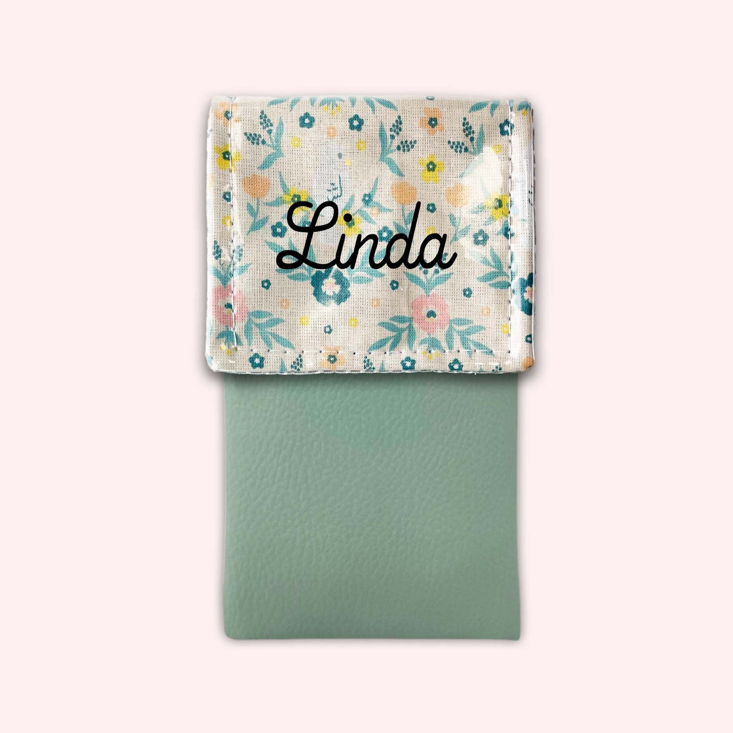 Queen Magnetic Pouch