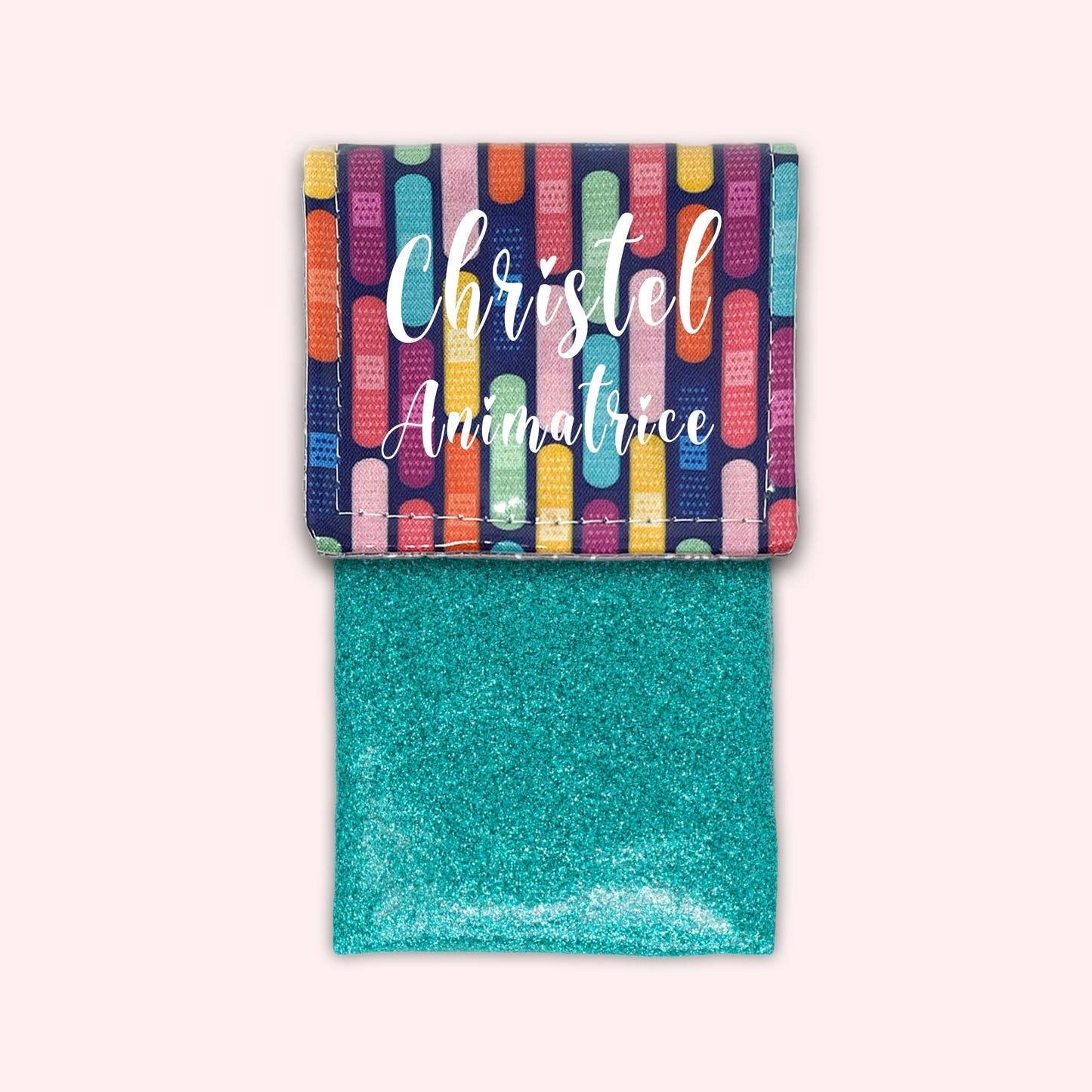 Magnetic pouch for small bandages