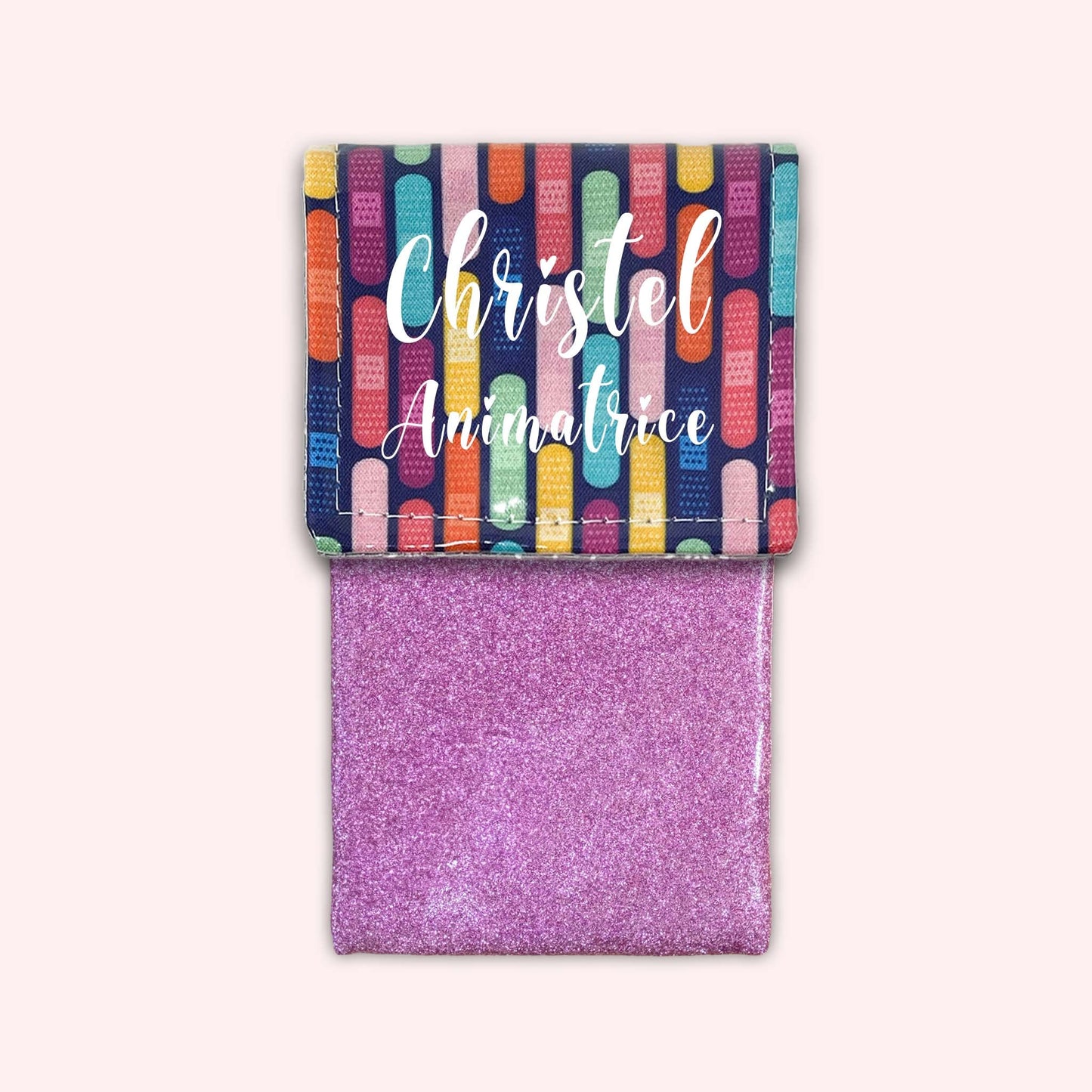 Magnetic pouch for small bandages