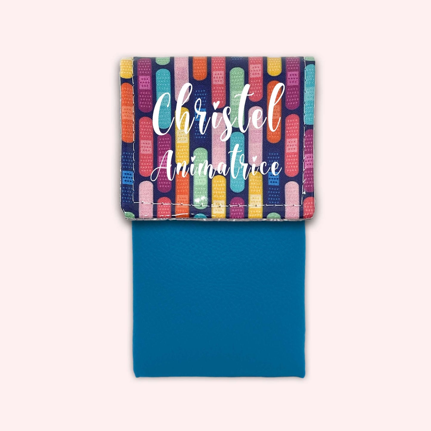 Magnetic pouch for small bandages