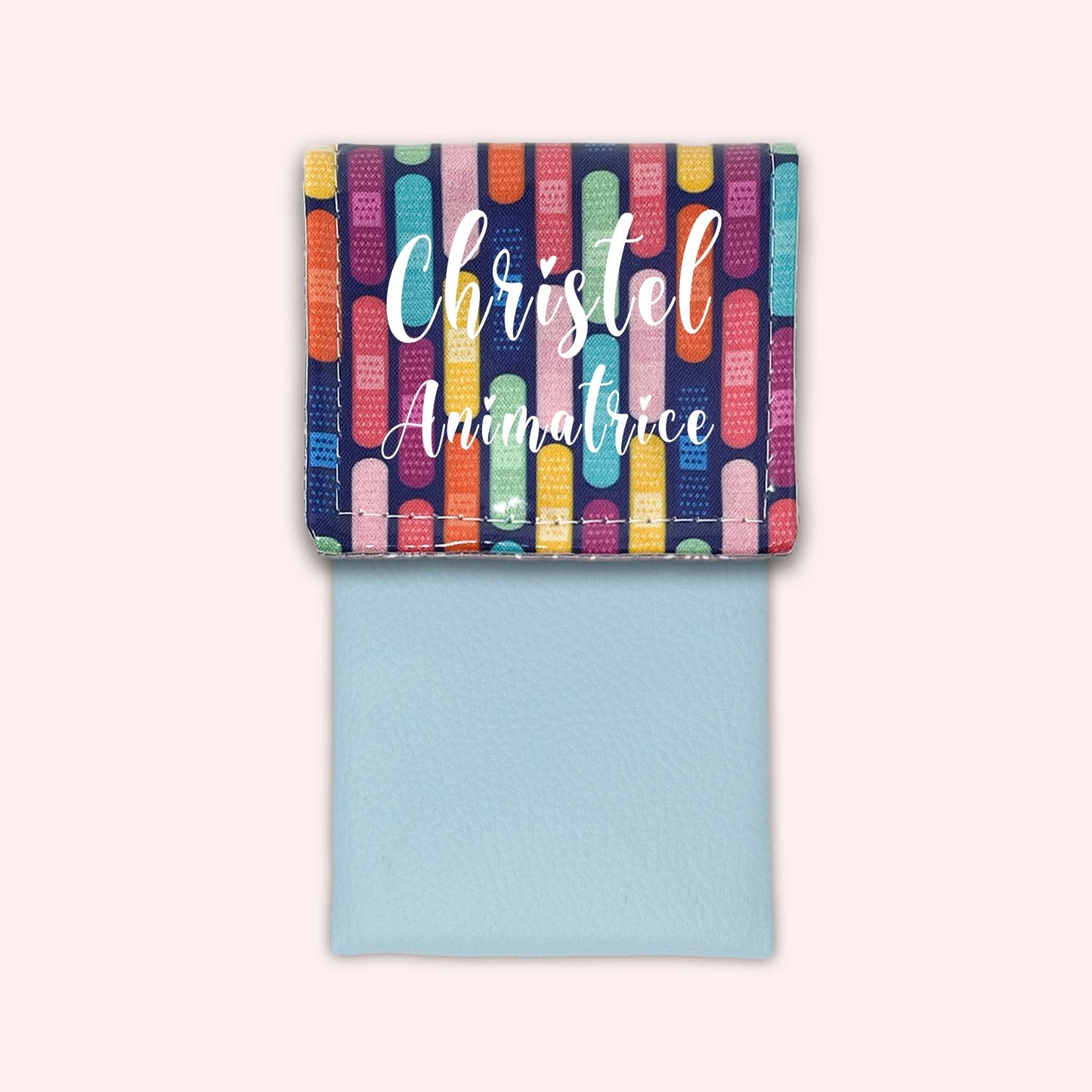 Magnetic pouch for small bandages