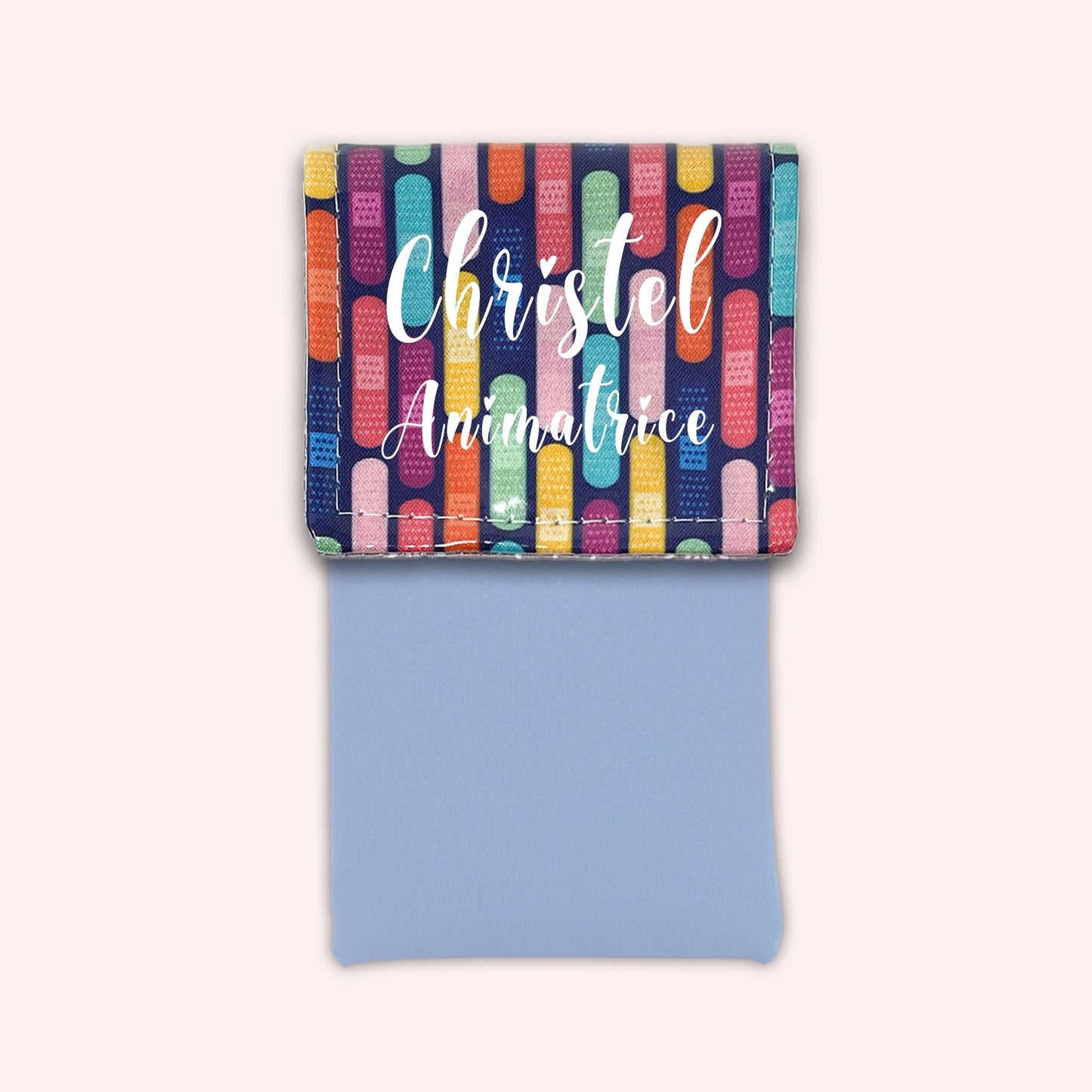 Magnetic pouch for small bandages