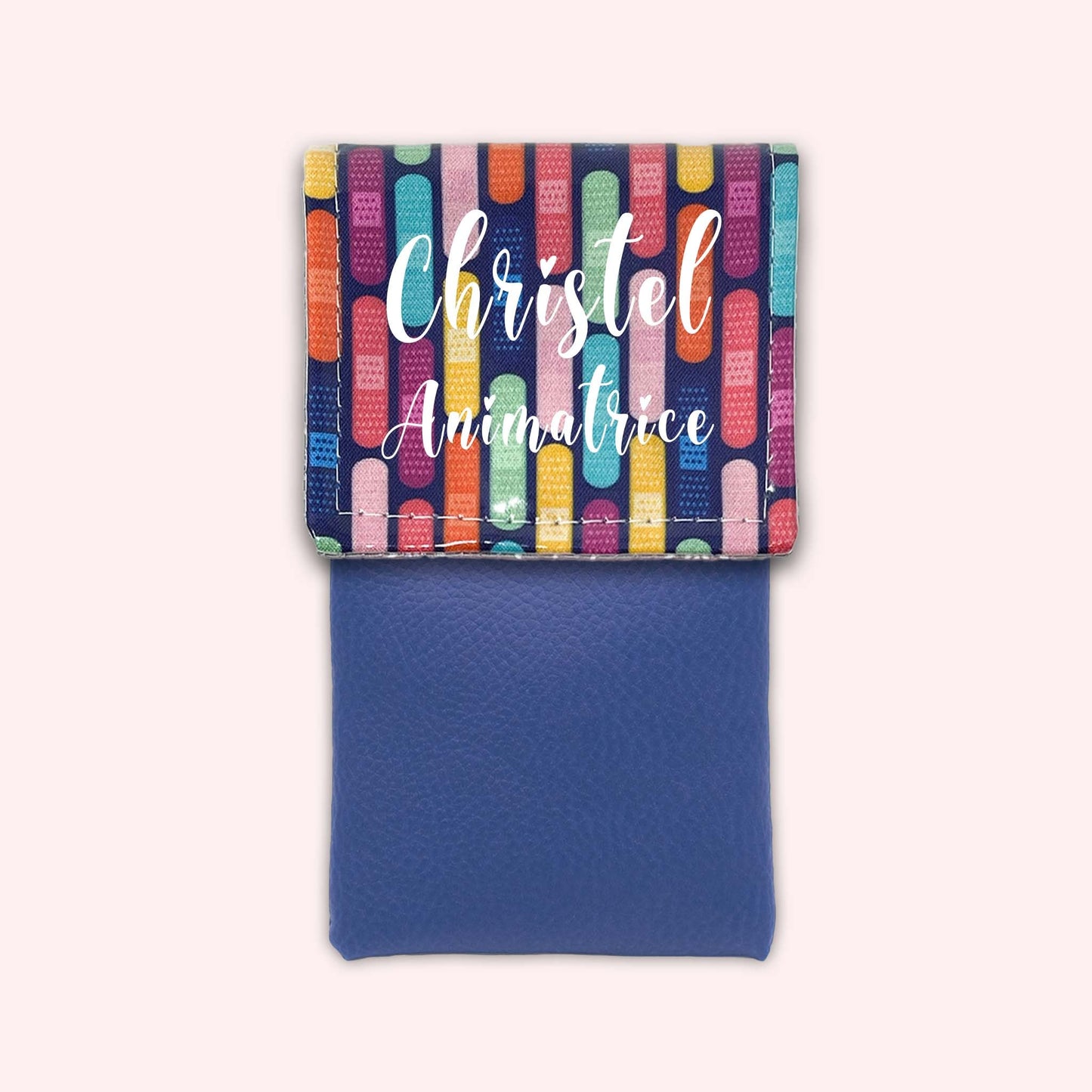 Magnetic pouch for small bandages