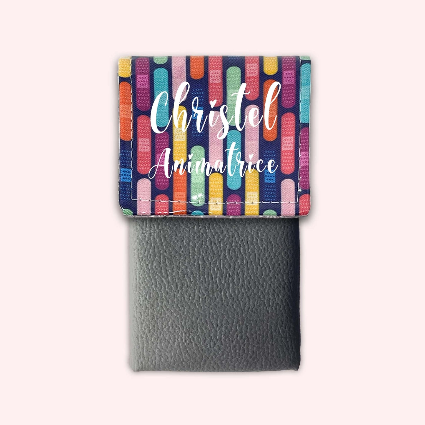 Magnetic pouch for small bandages