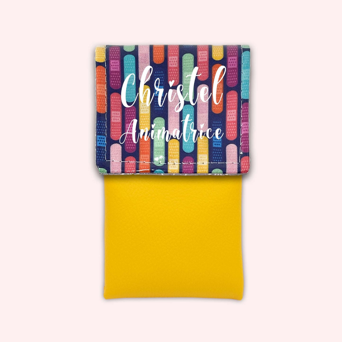 Magnetic pouch for small bandages