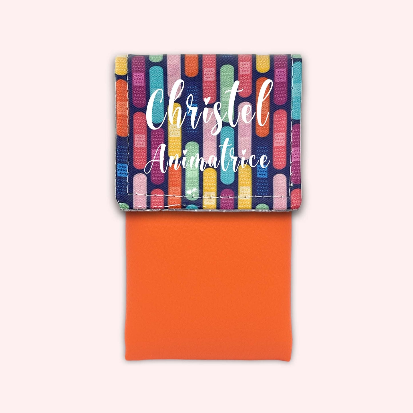 Magnetic pouch for small bandages