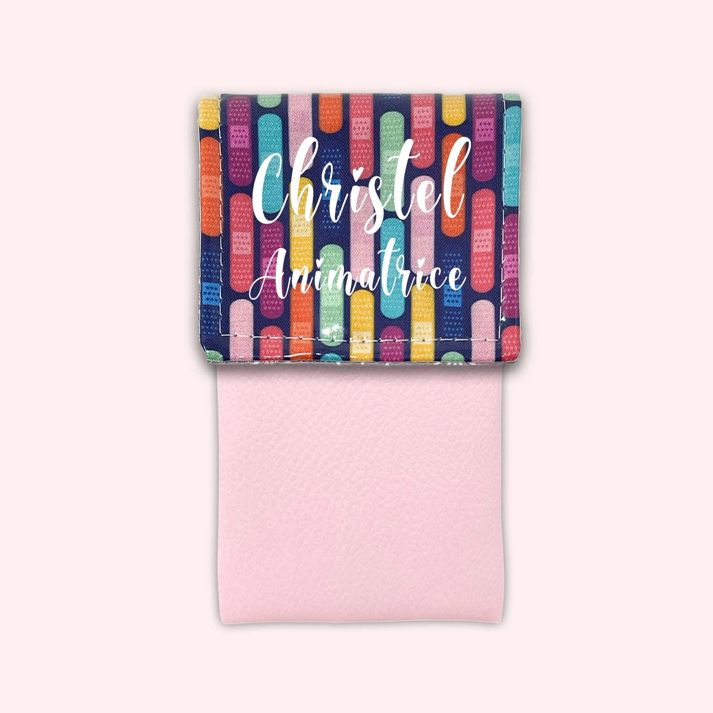 Magnetic pouch for small bandages