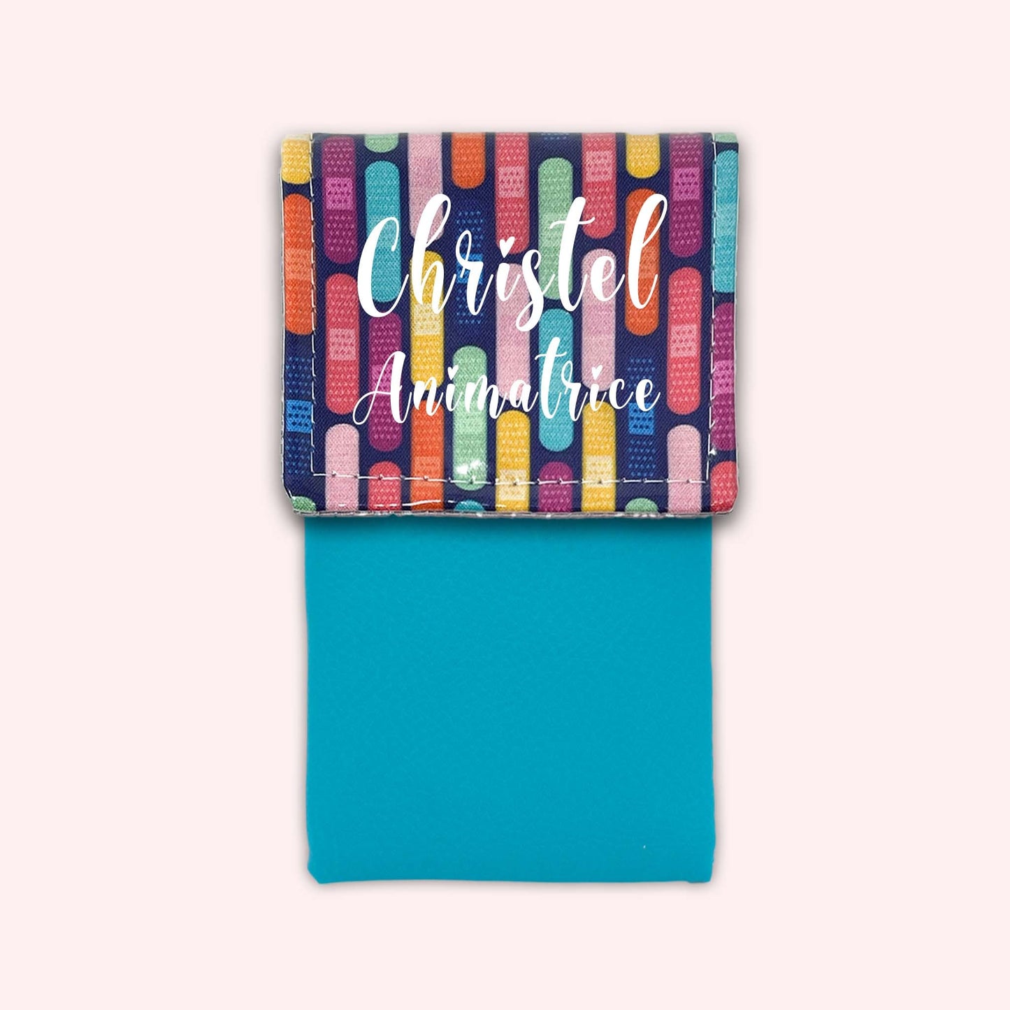 Magnetic pouch for small bandages
