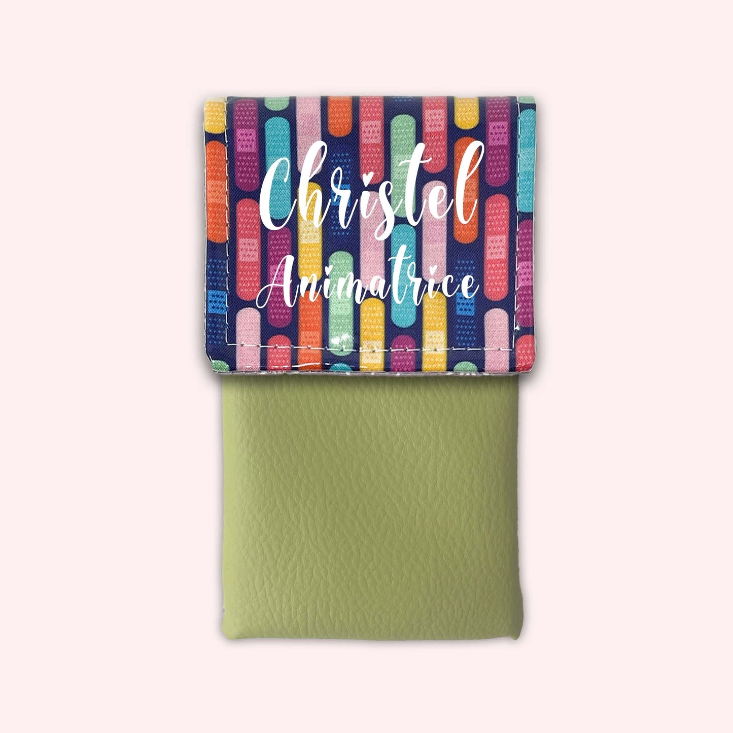 Magnetic pouch for small bandages