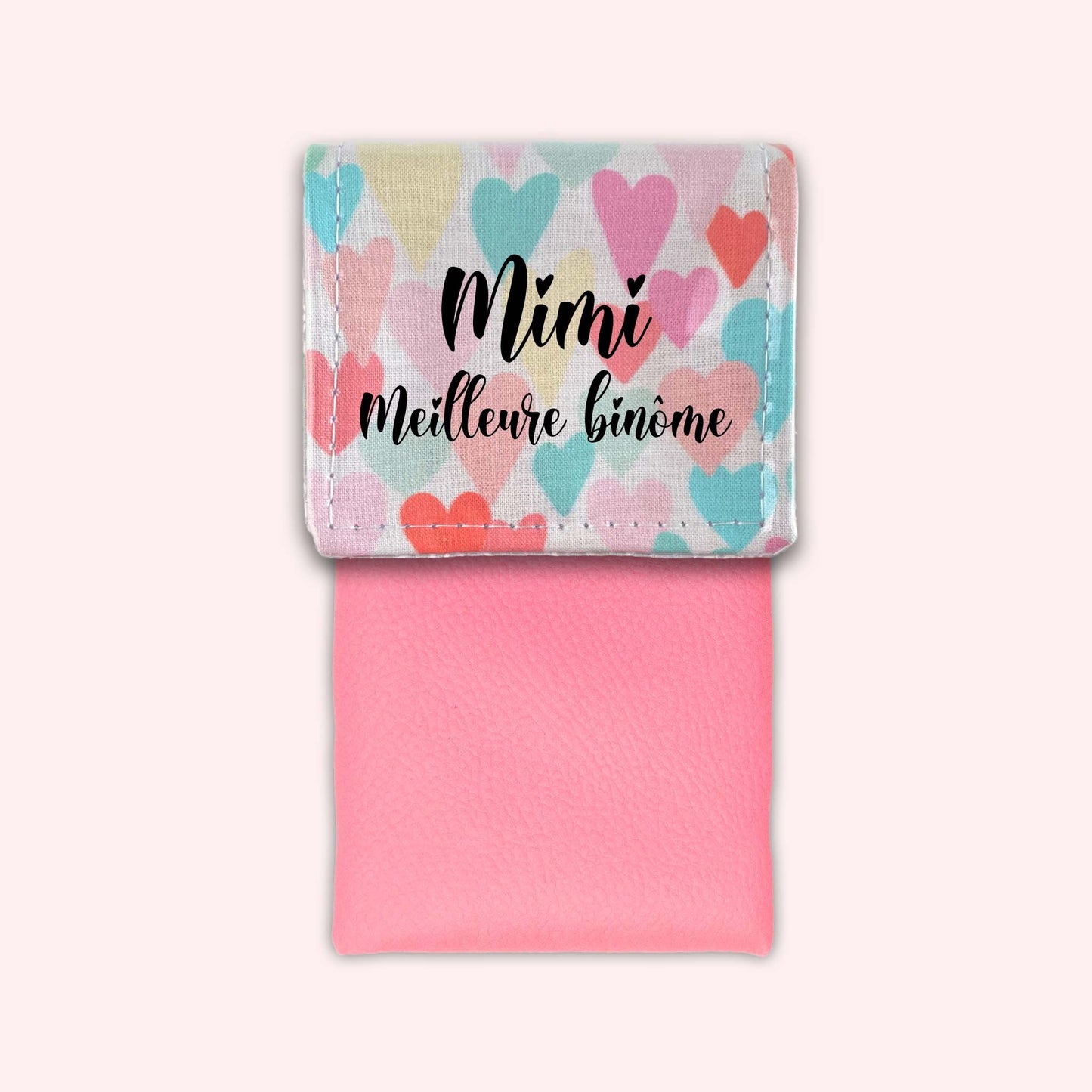 Atout Coeurs magnetic pouch