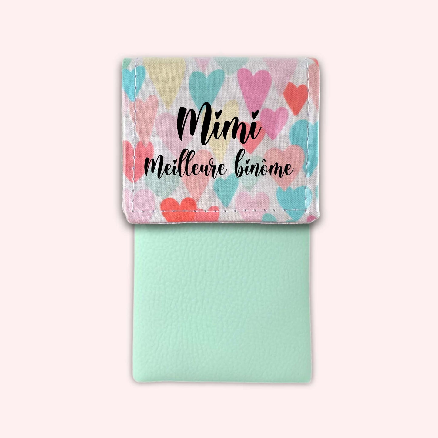 Atout Coeurs magnetic pouch