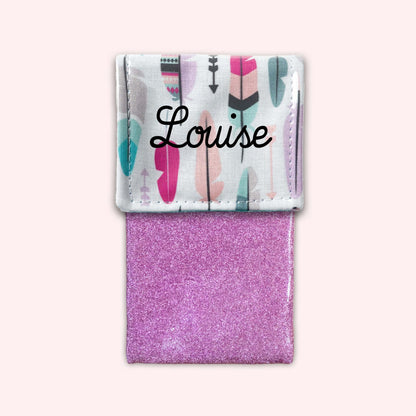 Feathers Magnetic Pouch