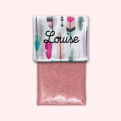 Feathers Magnetic Pouch