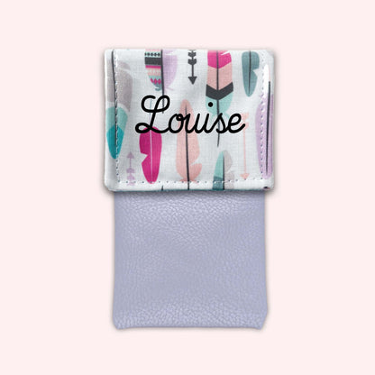 Feathers Magnetic Pouch