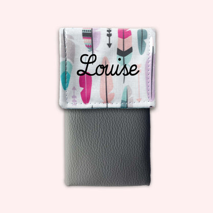 Feathers Magnetic Pouch