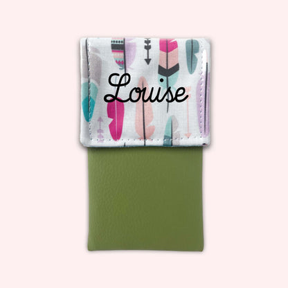 Feathers Magnetic Pouch