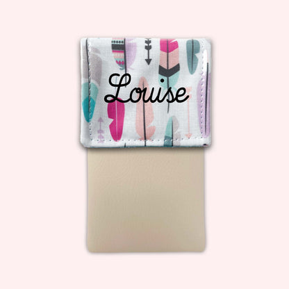 Feathers Magnetic Pouch