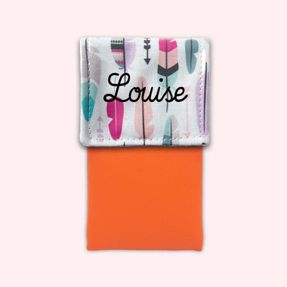 Feathers Magnetic Pouch