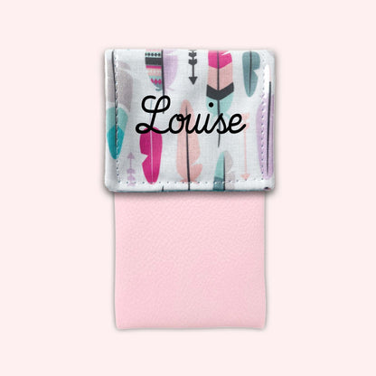 Feathers Magnetic Pouch