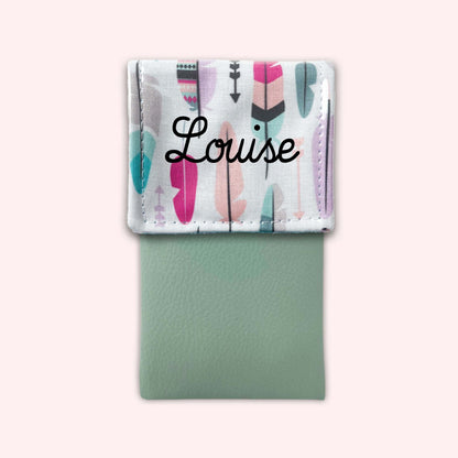 Feathers Magnetic Pouch