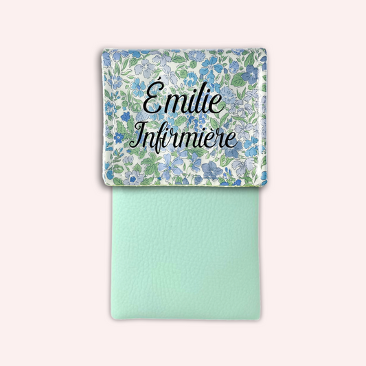 Jeannie Blue Magnetic Pouch