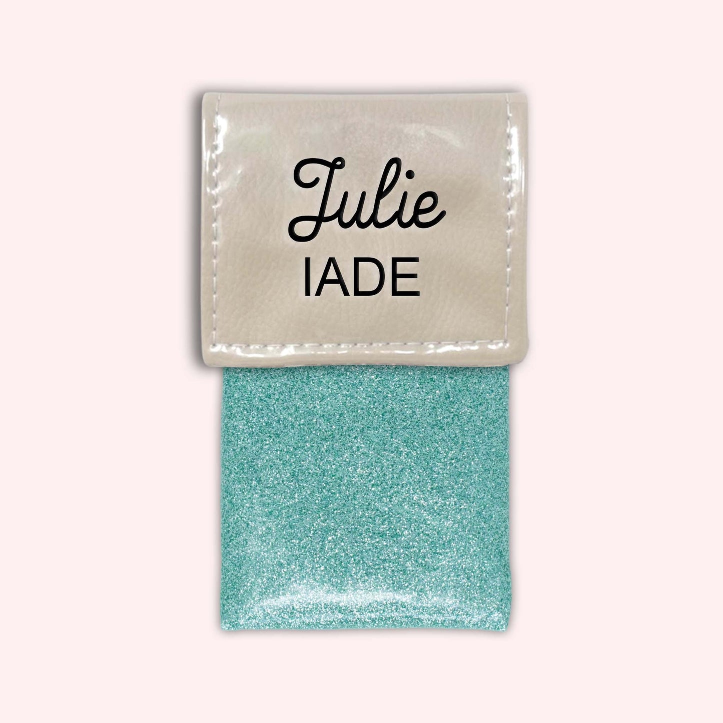 Mastic two-tone flap pouch