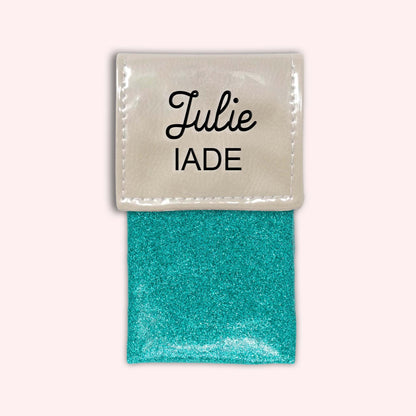 Mastic two-tone flap pouch