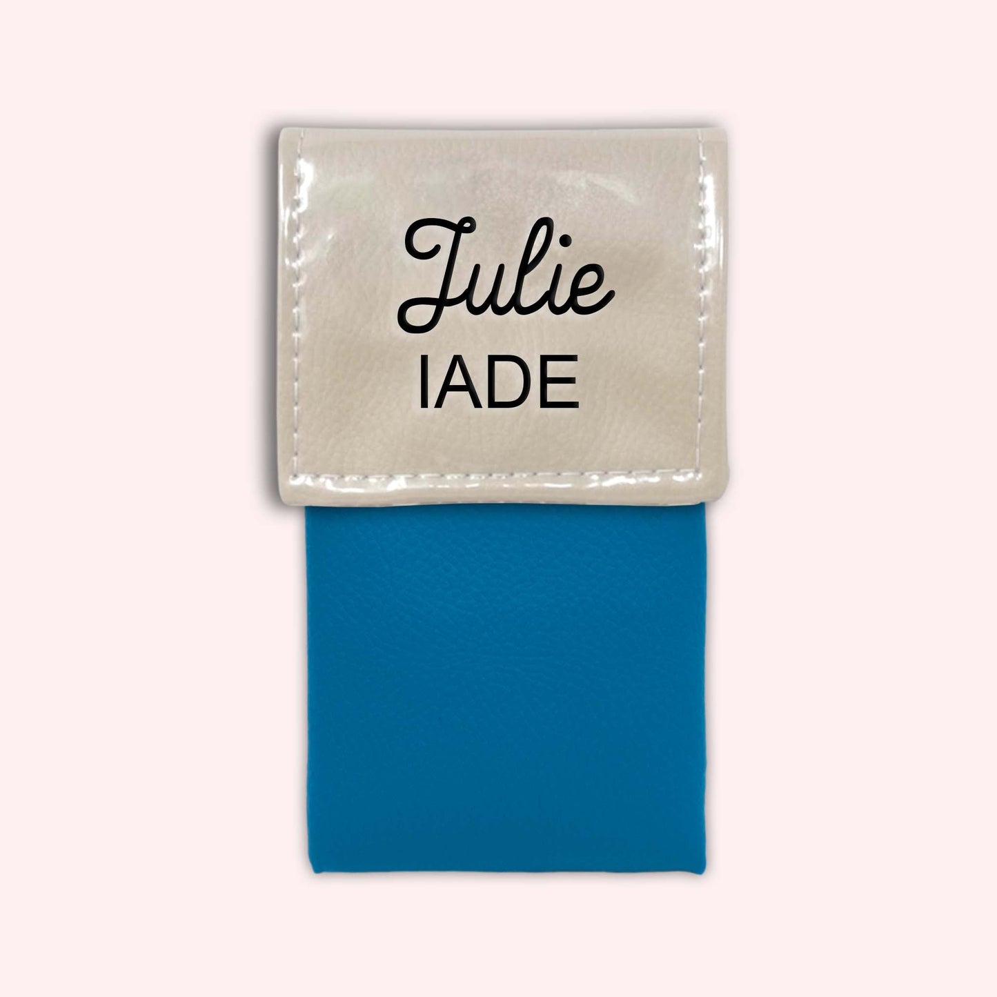 Mastic two-tone flap pouch