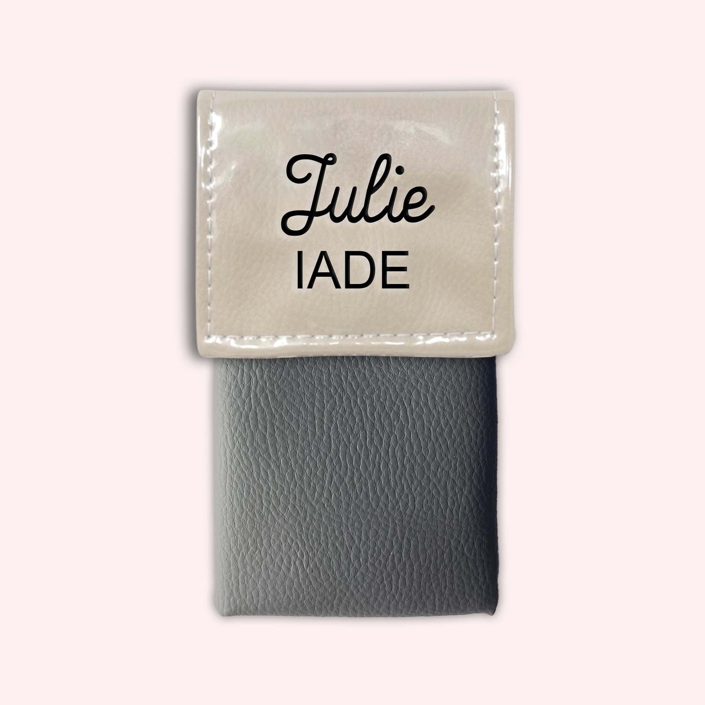 Mastic two-tone flap pouch