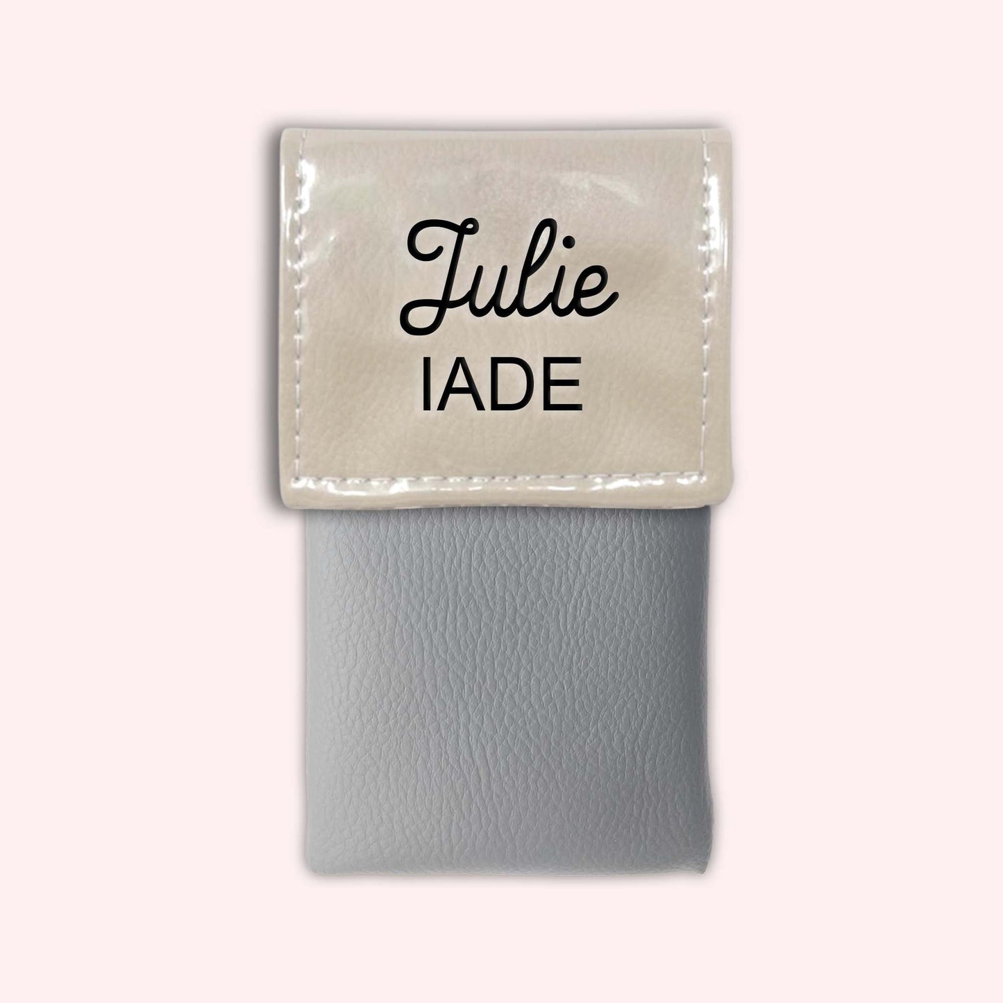 Mastic two-tone flap pouch