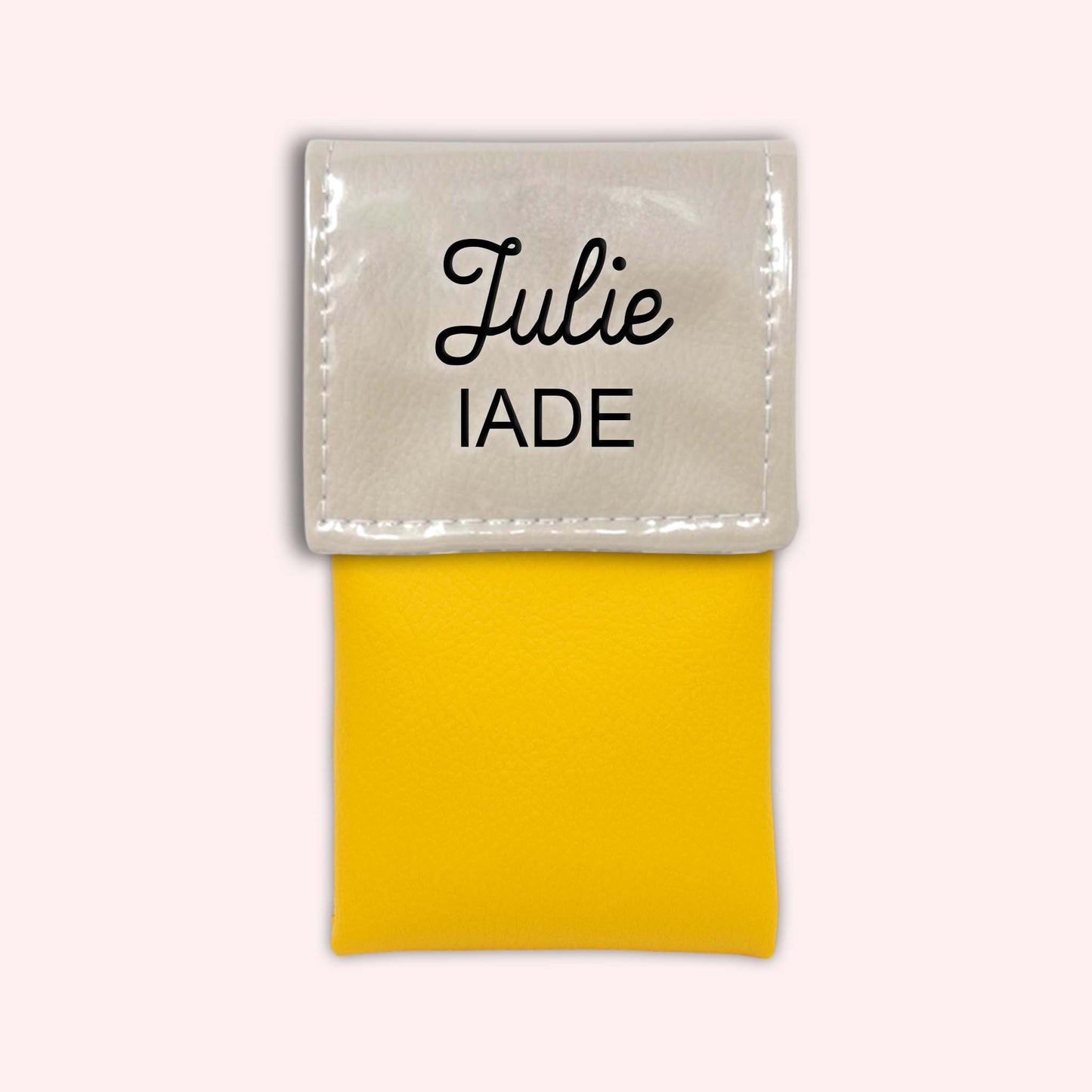 Mastic two-tone flap pouch