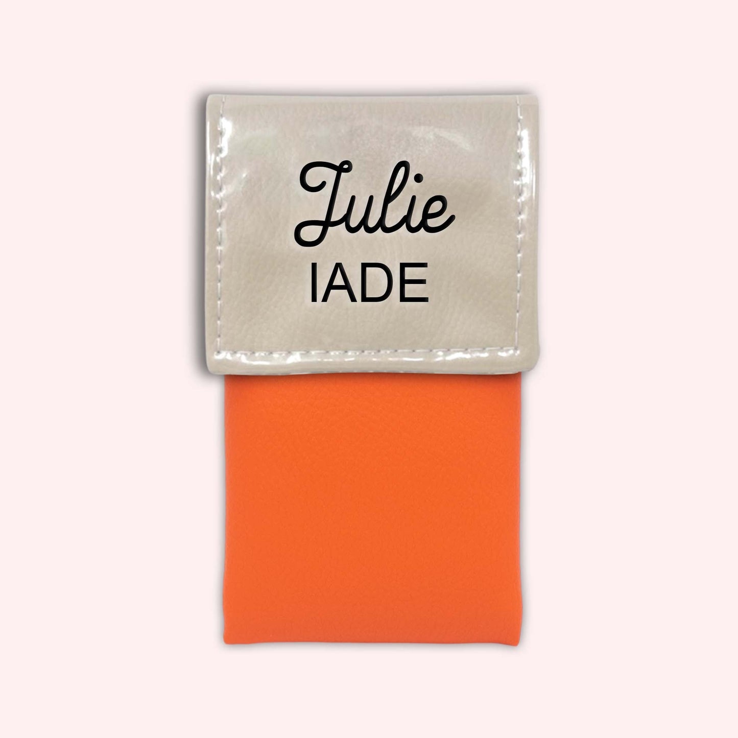 Mastic two-tone flap pouch