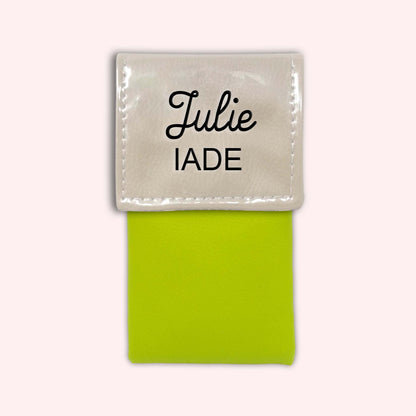 Mastic two-tone flap pouch
