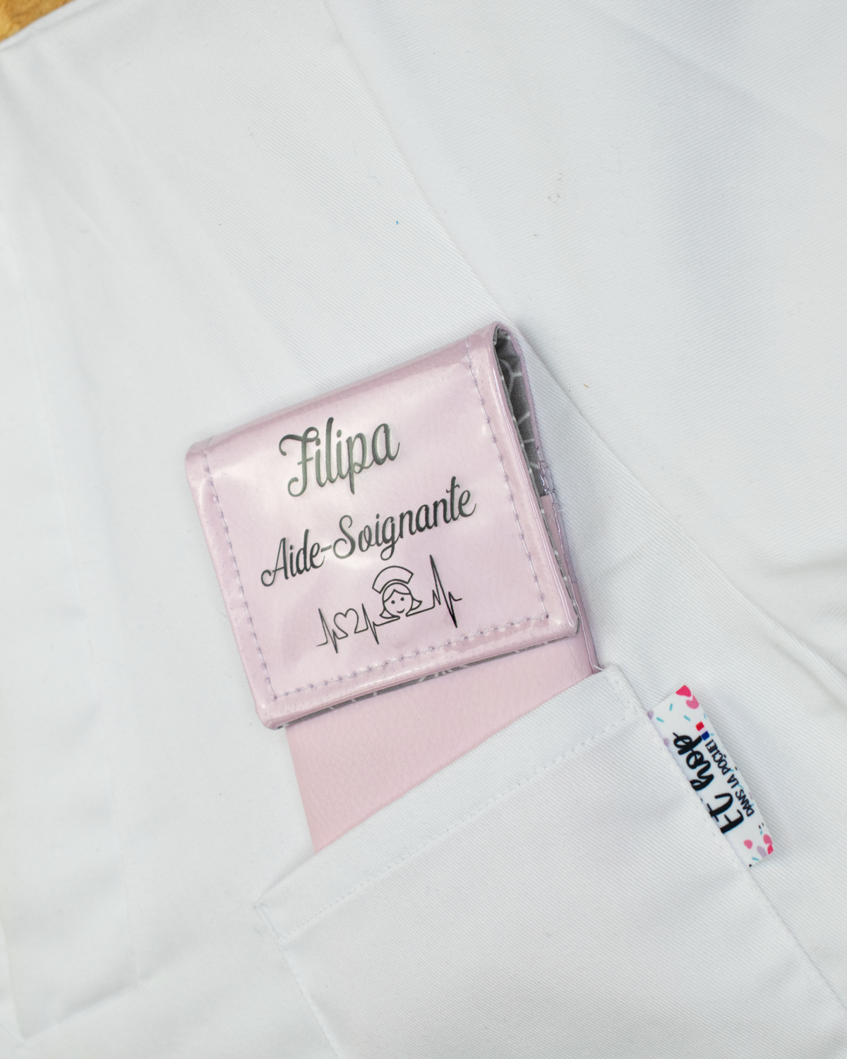 Light pink magnetic pouch